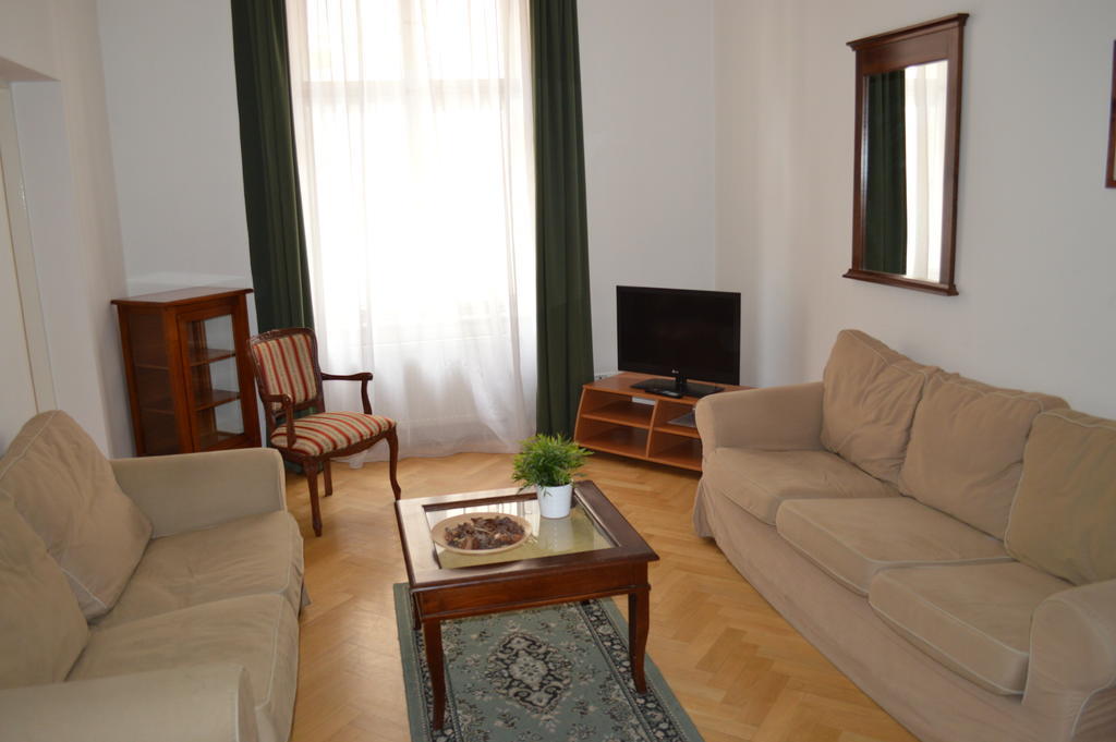 Leo Apartments Old Town Praga Zewnętrze zdjęcie