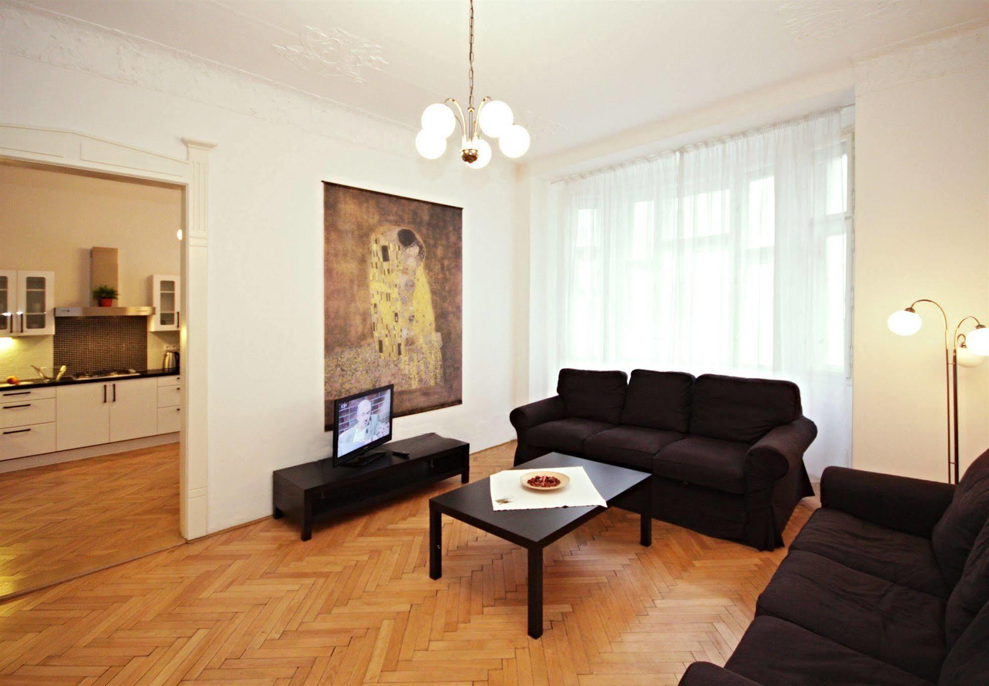 Leo Apartments Old Town Praga Zewnętrze zdjęcie