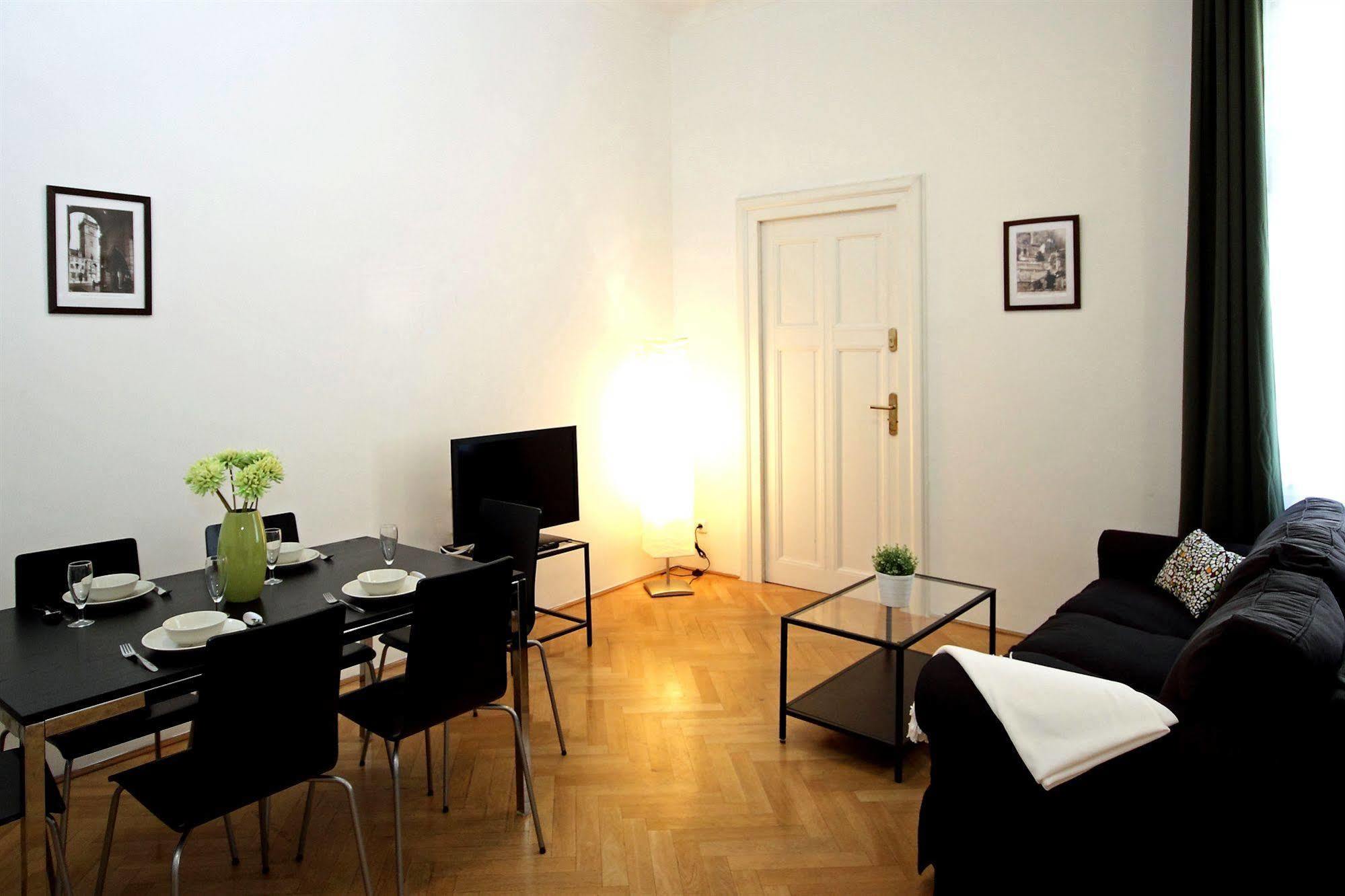 Leo Apartments Old Town Praga Zewnętrze zdjęcie