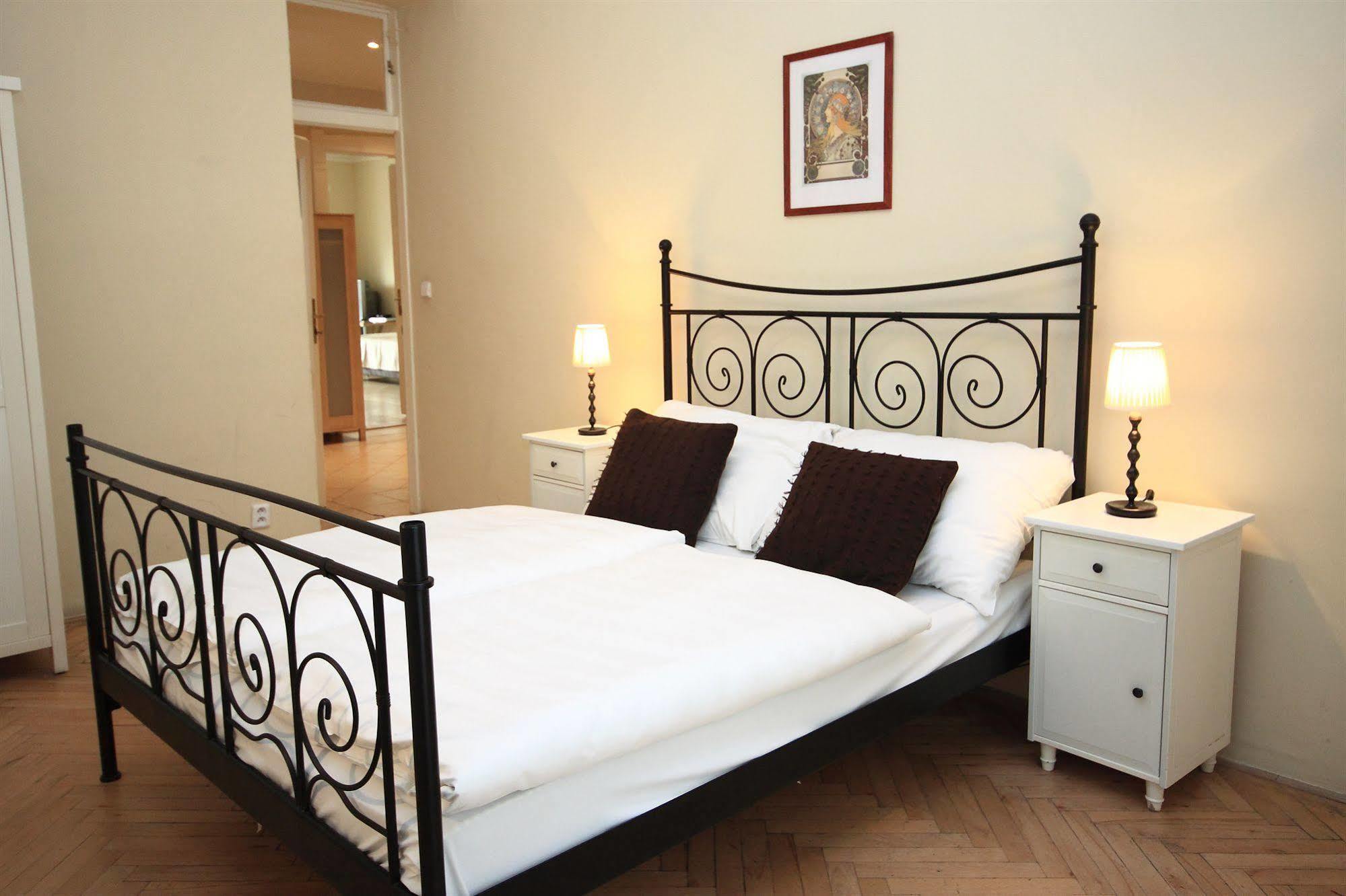 Leo Apartments Old Town Praga Zewnętrze zdjęcie