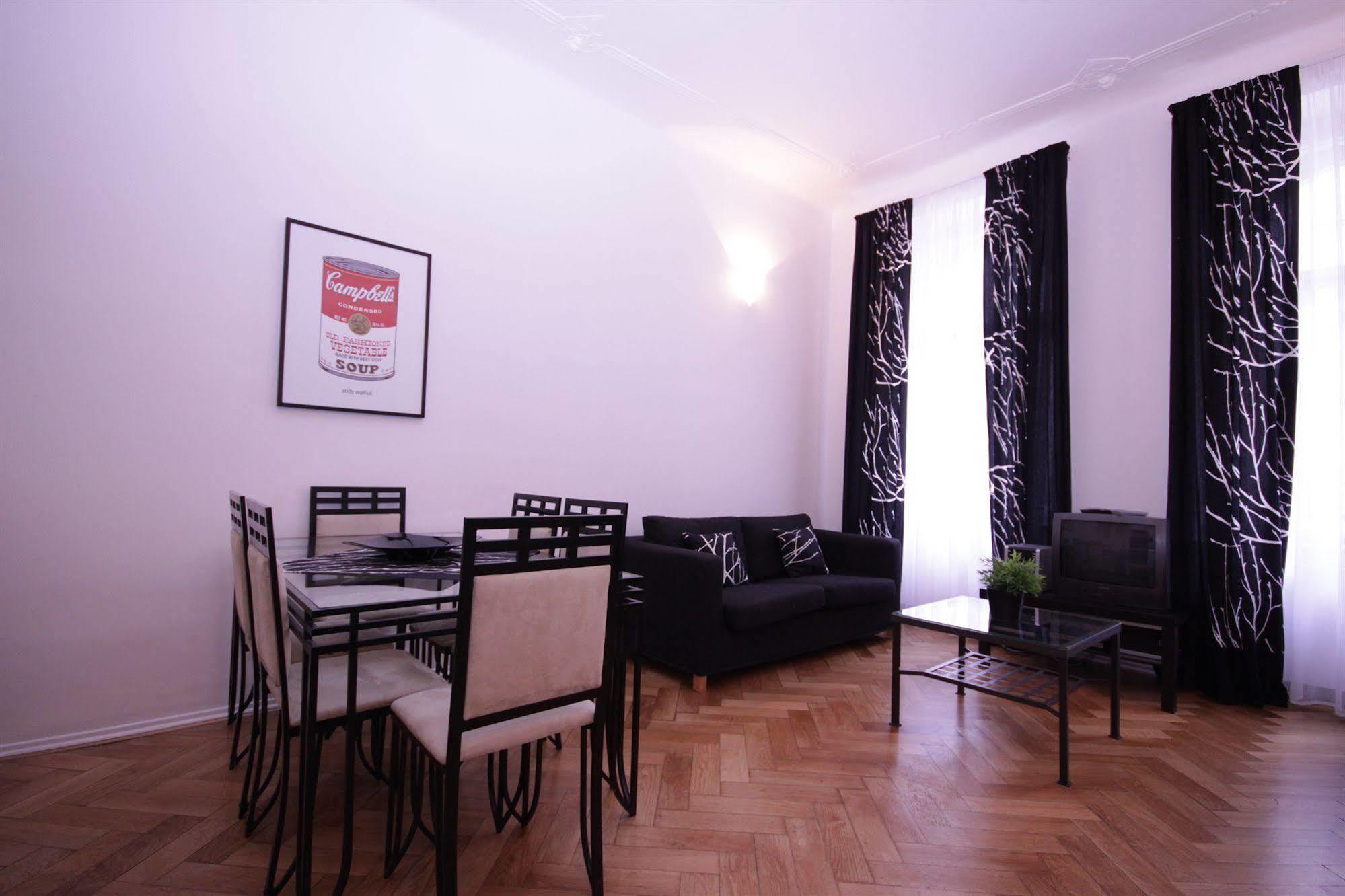 Leo Apartments Old Town Praga Zewnętrze zdjęcie
